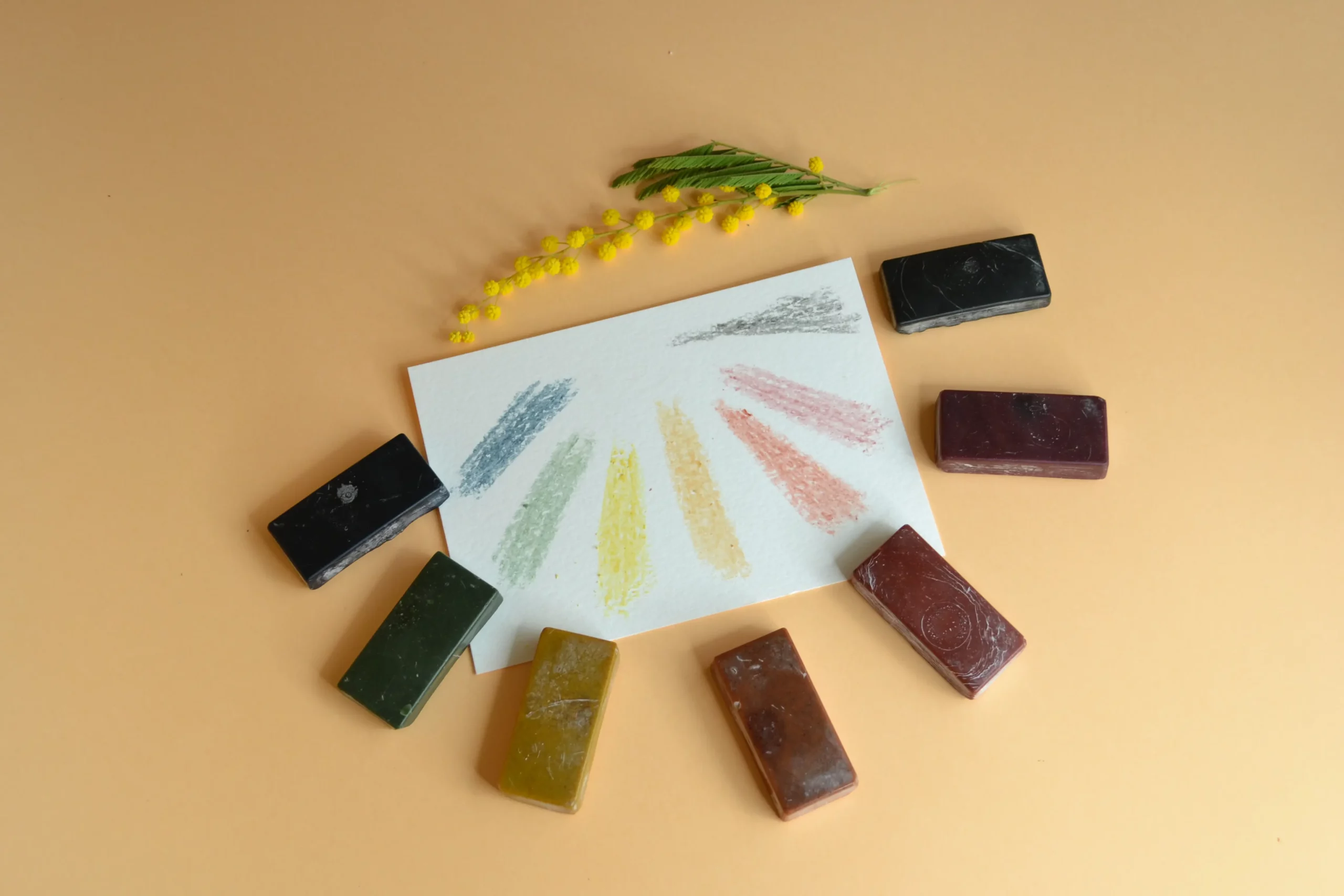 7 crayons en cire d'abeilles
